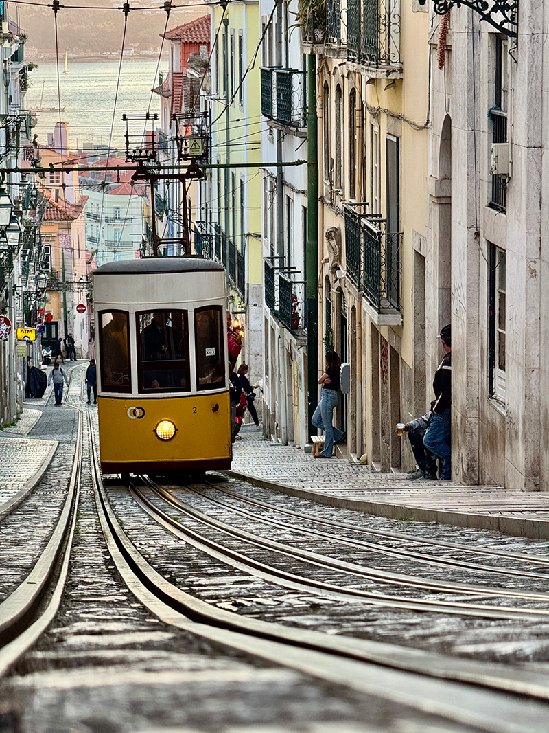 Funicular descends hill in Lisbon